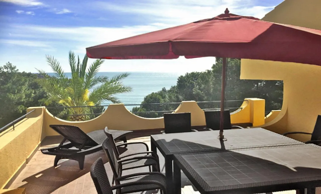 Cui Bono Villa L'Ampolla