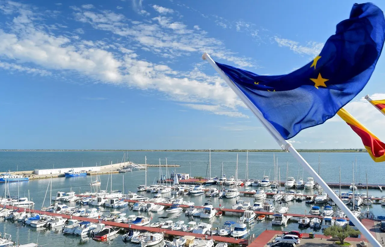 Cui Bono Villa L'Ampolla İspanya